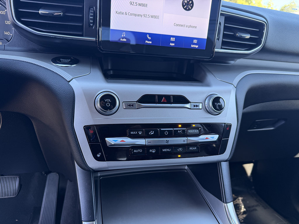 Certified 2022 Ford Explorer XLT w/ Equipment Group 202A AWD/4WD image 18