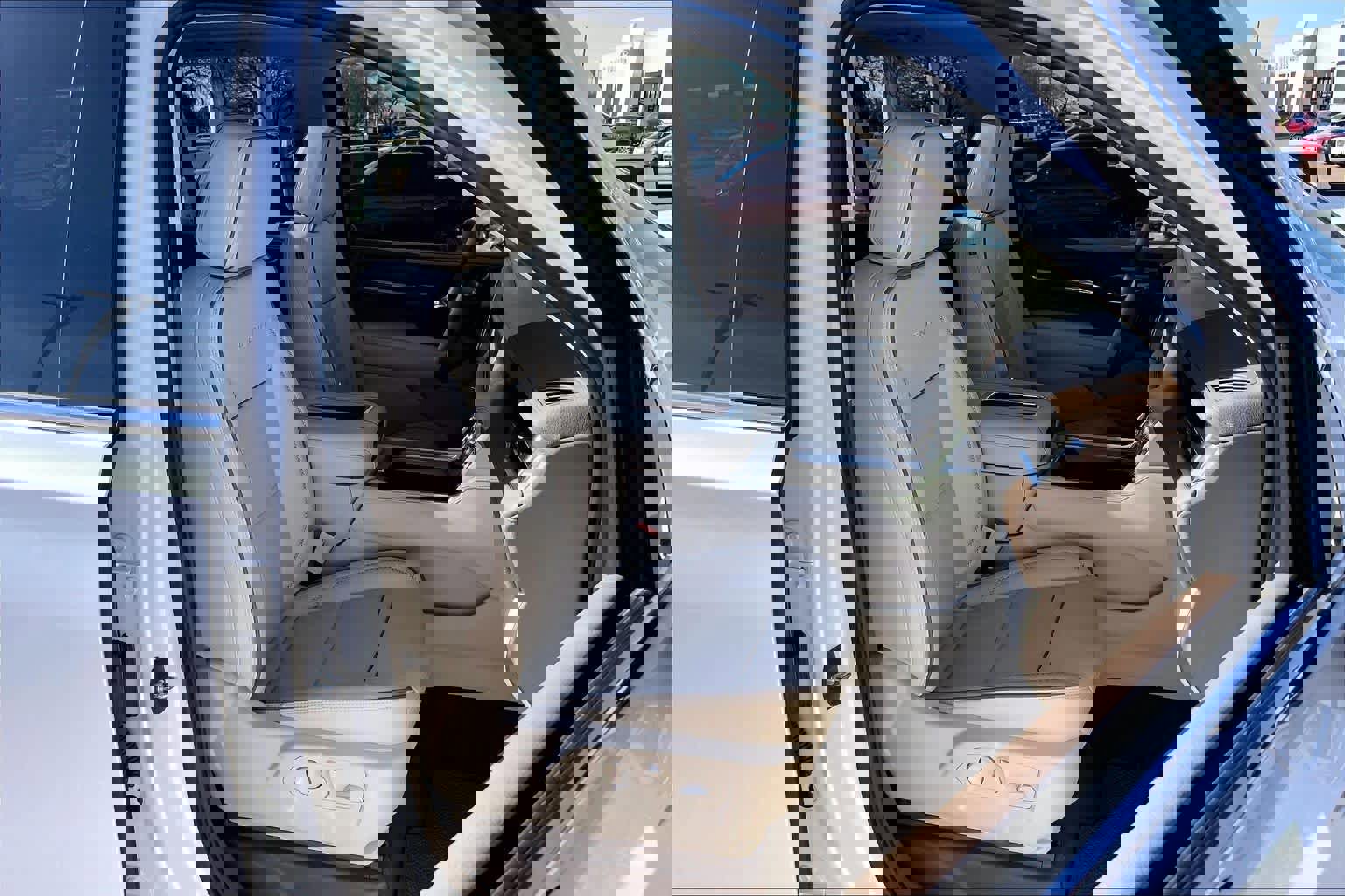 Used 2023 GMC Yukon Denali image 10