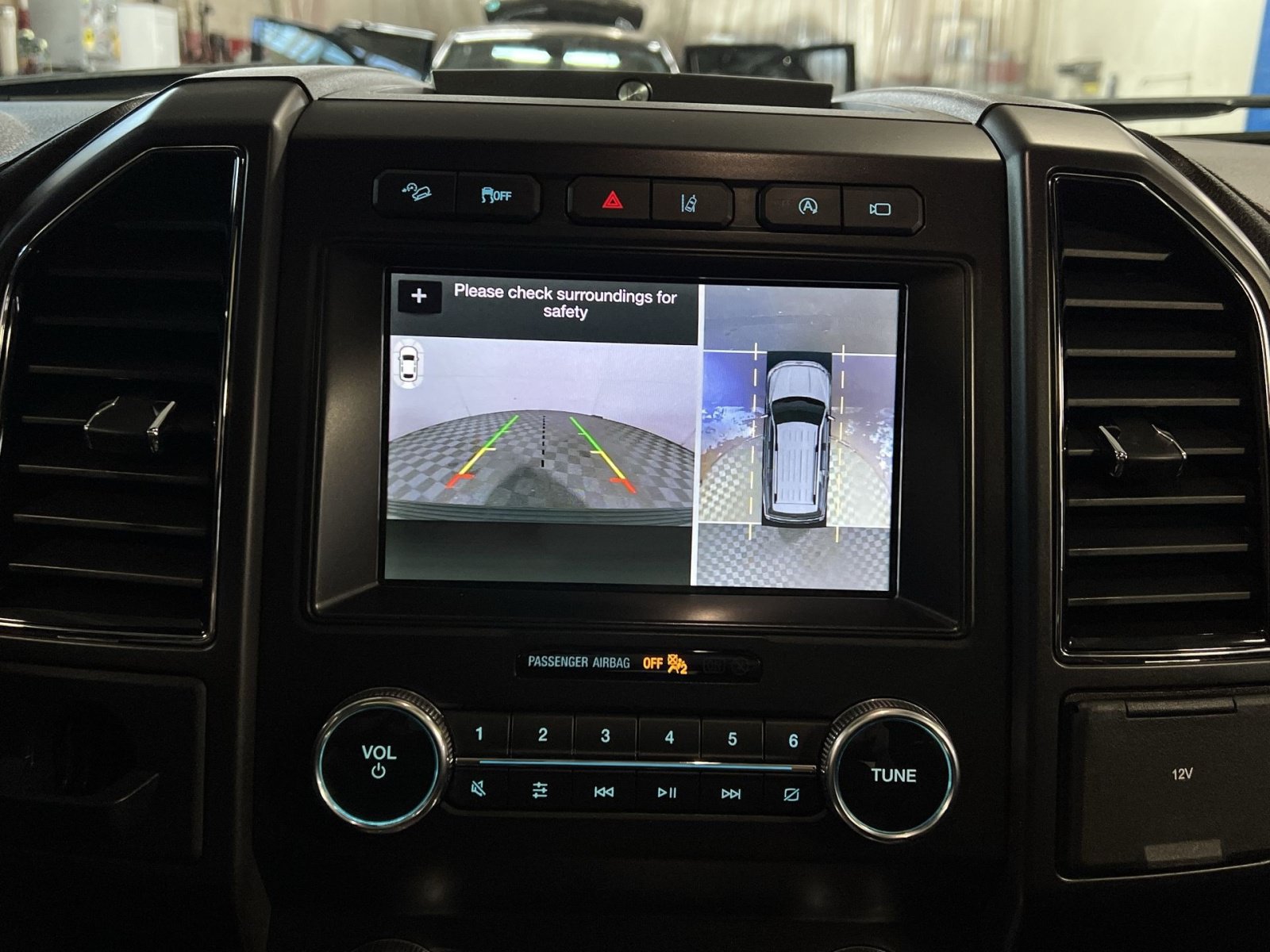 Certified 2019 Ford Expedition Limited w/ Equipment Group 303A AWD/4WD image 16