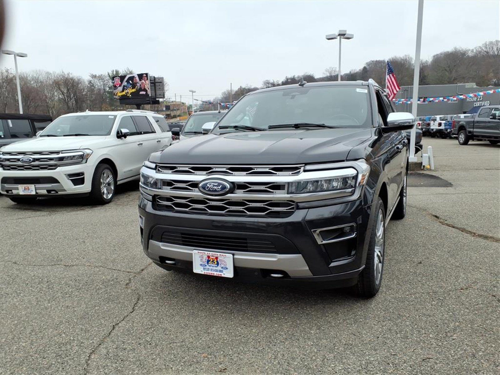 Certified 2023 Ford Expedition Platinum AWD/4WD image 4