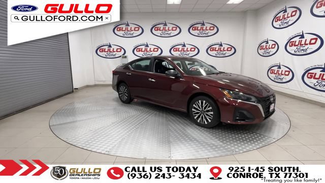 Used 2025 Nissan Altima 2.5 SV AWD/4WD image 2