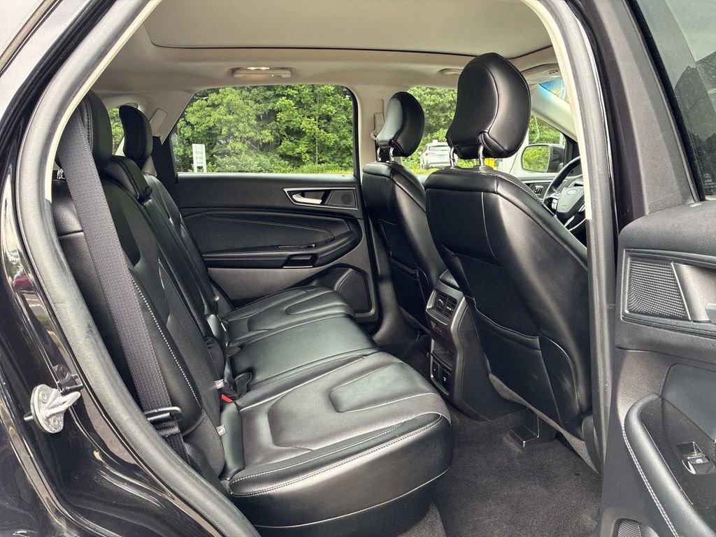 Certified 2019 Ford Edge Titanium w/ Equipment Group 301A AWD/4WD image 11