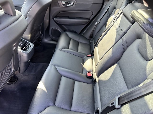 Used 2019 Volvo XC60 T5 Inscription w/ Protection Package Premier image 8