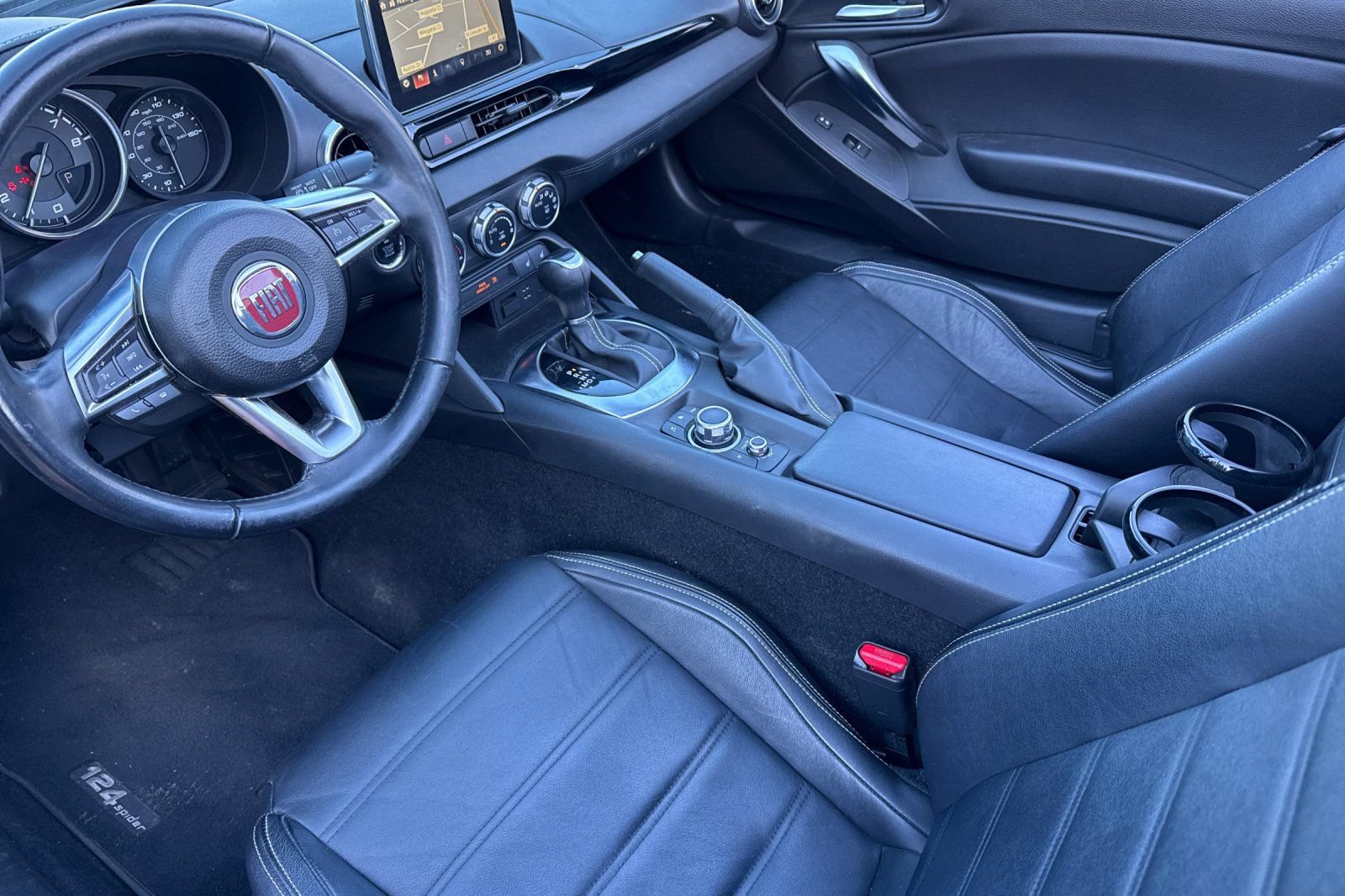 Used 2018 FIAT 124 Spider Lusso w/ Convenience Group RWD image 12