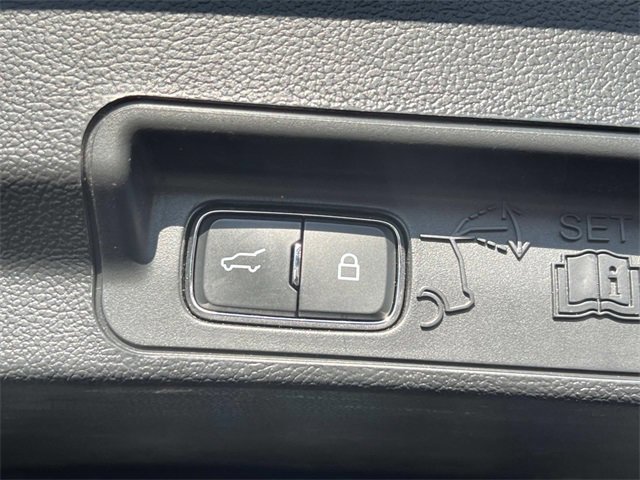 Certified 2023 Ford Explorer XLT image 12