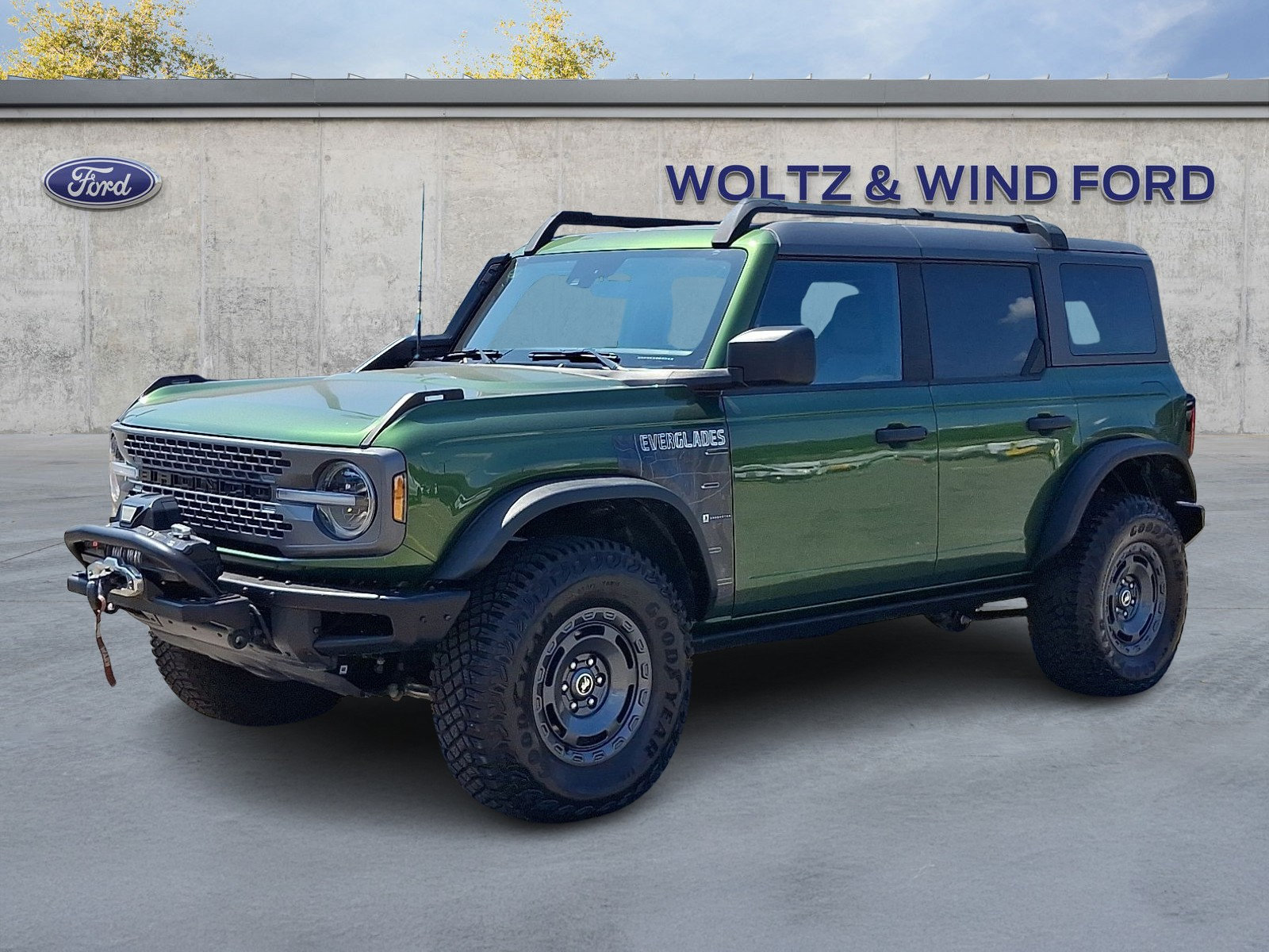 Certified 2024 Ford Bronco Everglades AWD/4WD image 3