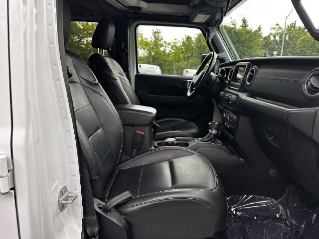 Used 2020 Jeep Wrangler Unlimited Sahara w/ Dual Top Group AWD/4WD image 32