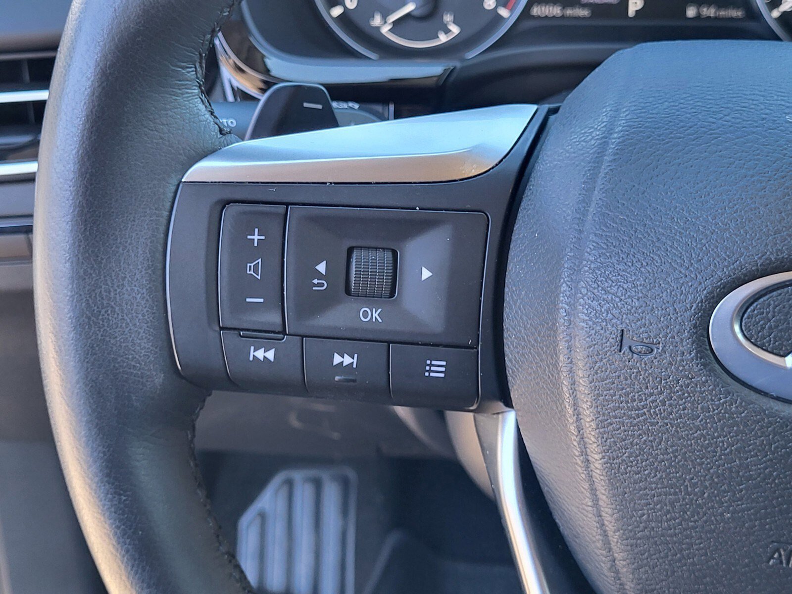 Used 2025 INFINITI QX60 Pure image 28