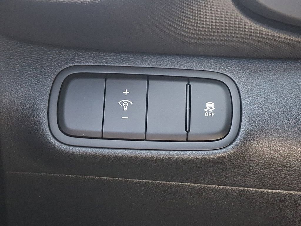 Used 2026 Hyundai Venue SE FWD image 23