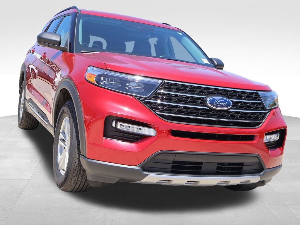 Certified 2022 Ford Explorer XLT w/ Equipment Group 202A AWD/4WD image 7