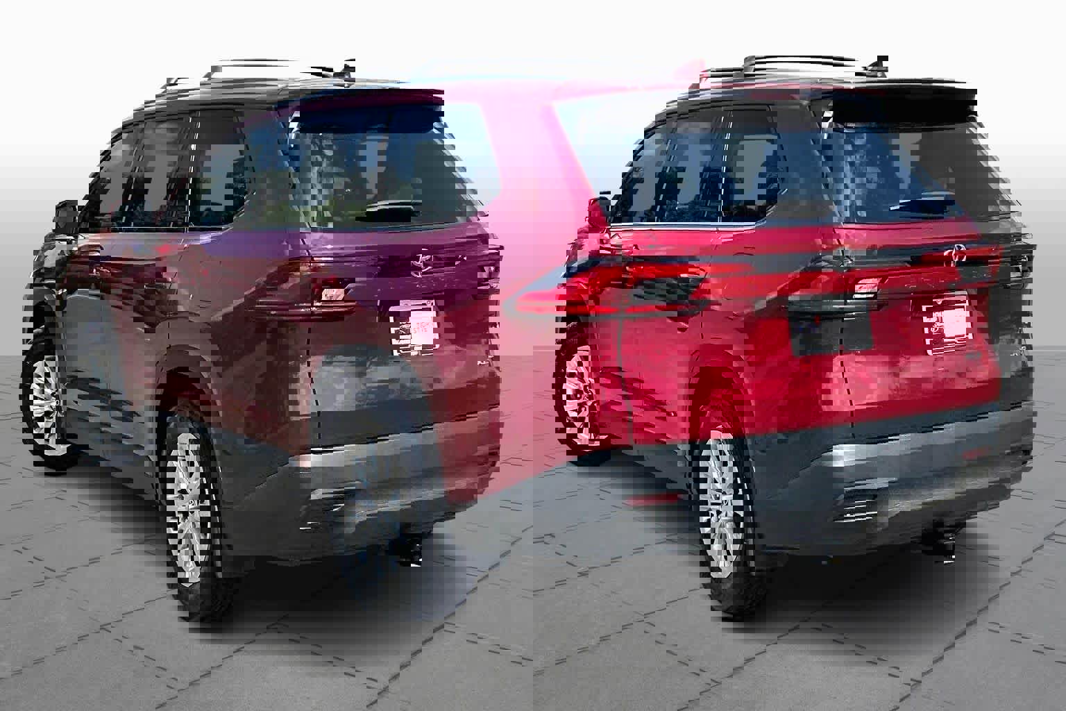 Used 2024 Toyota Grand Highlander XLE image 2