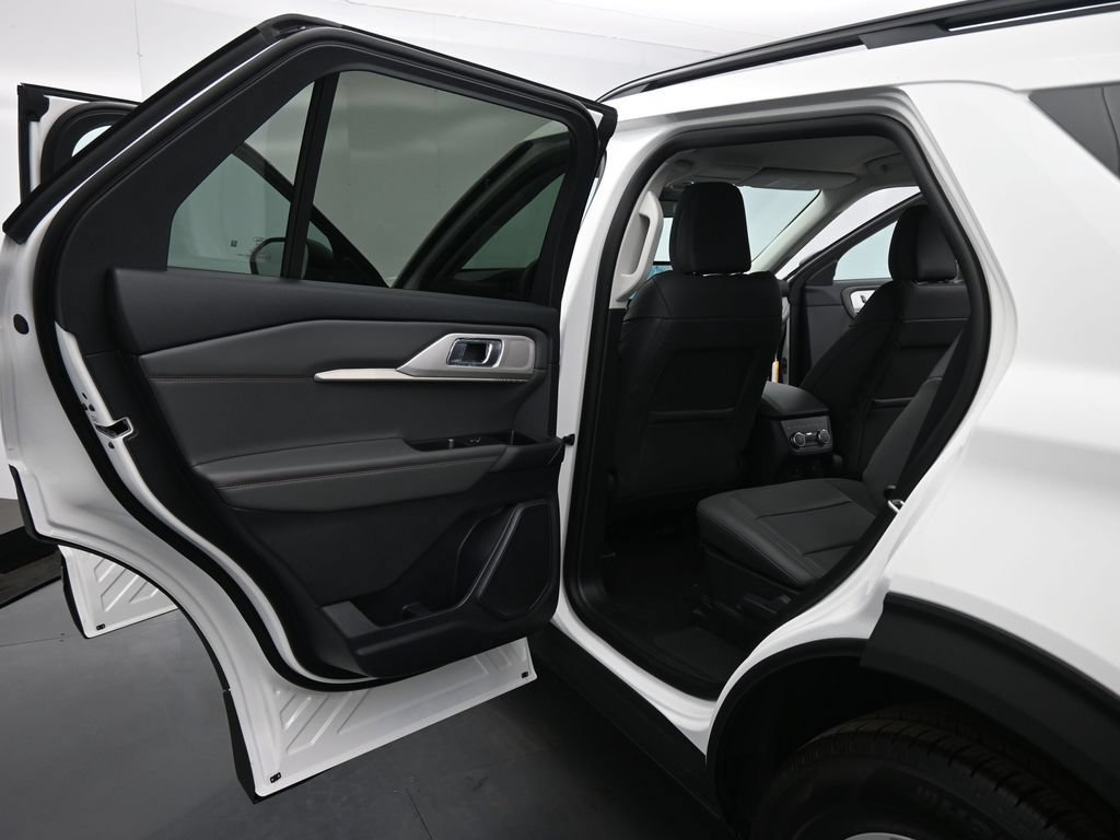 Certified 2025 Ford Explorer Active RWD image 17