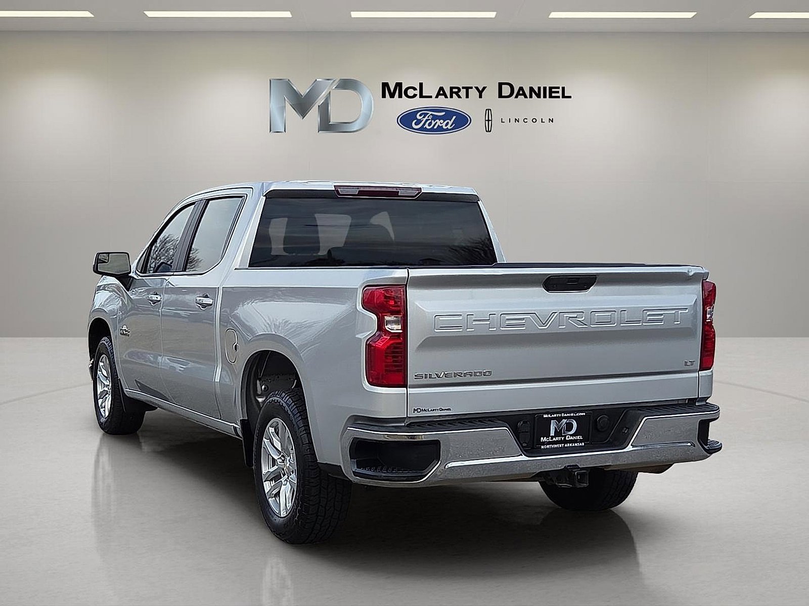 Used 2019 Chevrolet Silverado 1500 LT w/ Texas Edition image 4