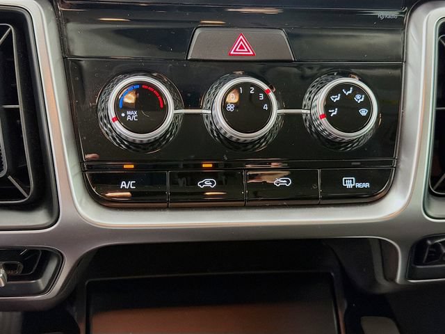 Used 2022 Kia Sorento LX FWD image 18