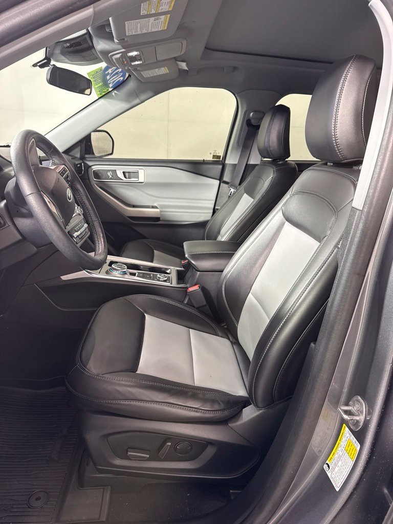 Certified 2024 Ford Explorer XLT w/ Equipment Group 202A AWD/4WD image 17