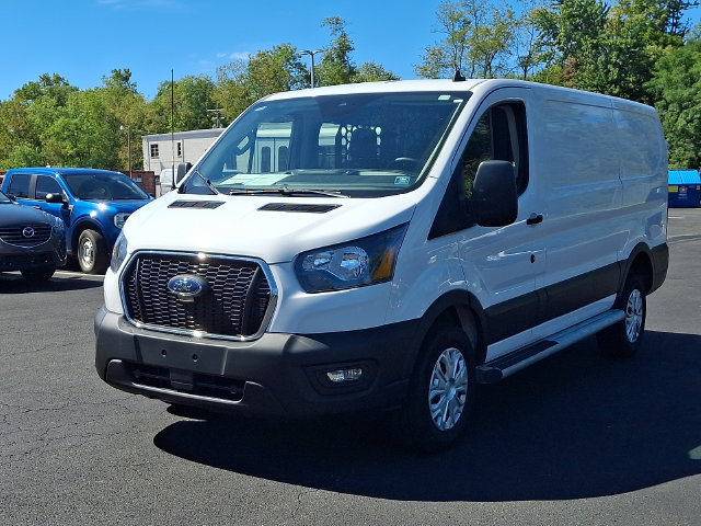 Certified 2025 Ford Transit 250 Low Roof w/ Exterior Upgrade Package RWD image 5