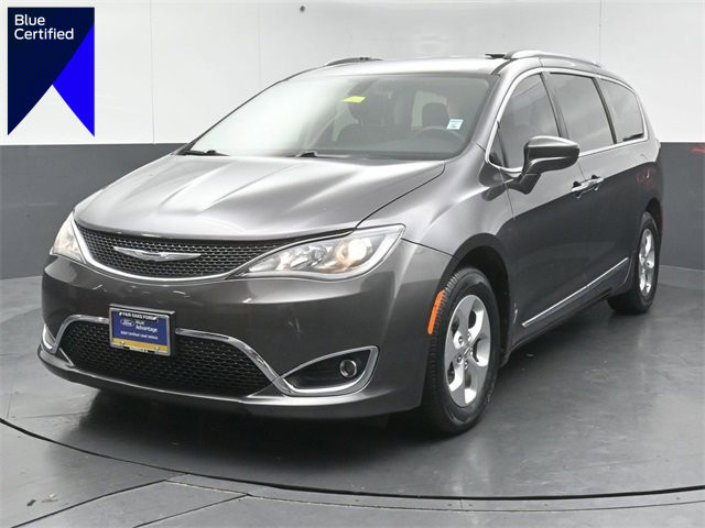 Used 2017 Chrysler Pacifica Touring-L Plus image 1