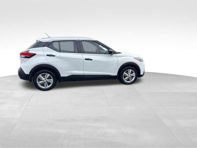 Used 2020 Nissan Kicks S image 5