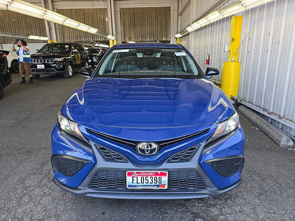 Used 2024 Toyota Camry SE FWD image 2