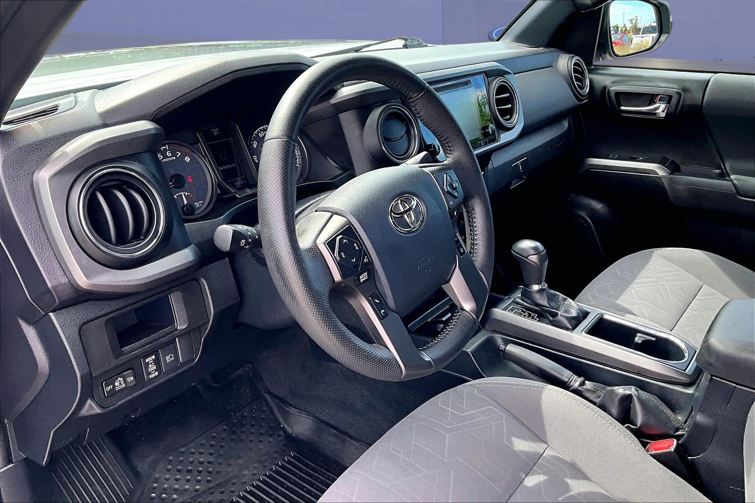 Used 2019 Toyota Tacoma TRD Off-Road AWD/4WD image 18