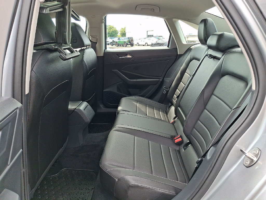 Used 2023 Volkswagen Jetta SE FWD image 13
