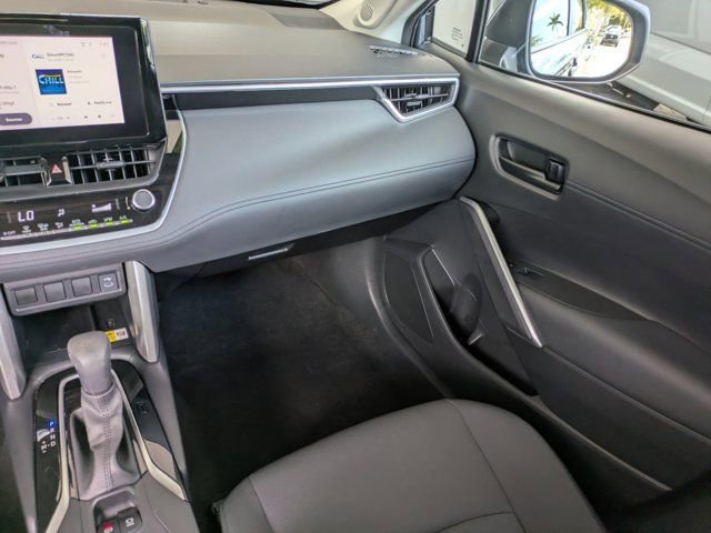 Used 2023 Toyota Corolla Cross LE w/ Moonroof Package image 15