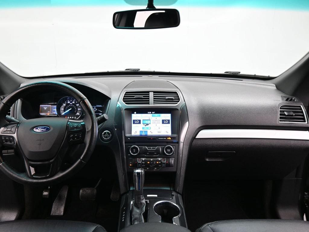 Certified 2017 Ford Explorer XLT w/ Equipment Group 202A image 21