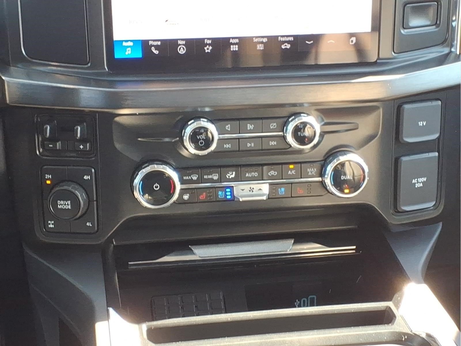 Certified 2024 Ford F250 Lariat w/ Chrome Package AWD/4WD image 15