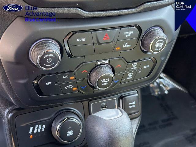 Used 2023 Jeep Renegade Latitude AWD/4WD image 29