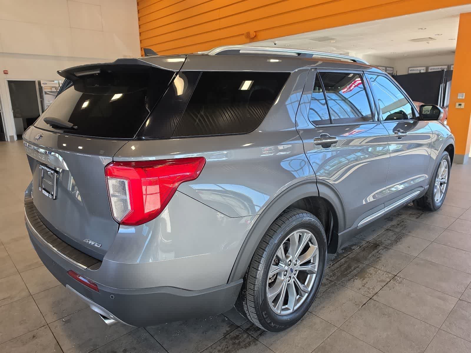Certified 2022 Ford Explorer Limited AWD/4WD image 7