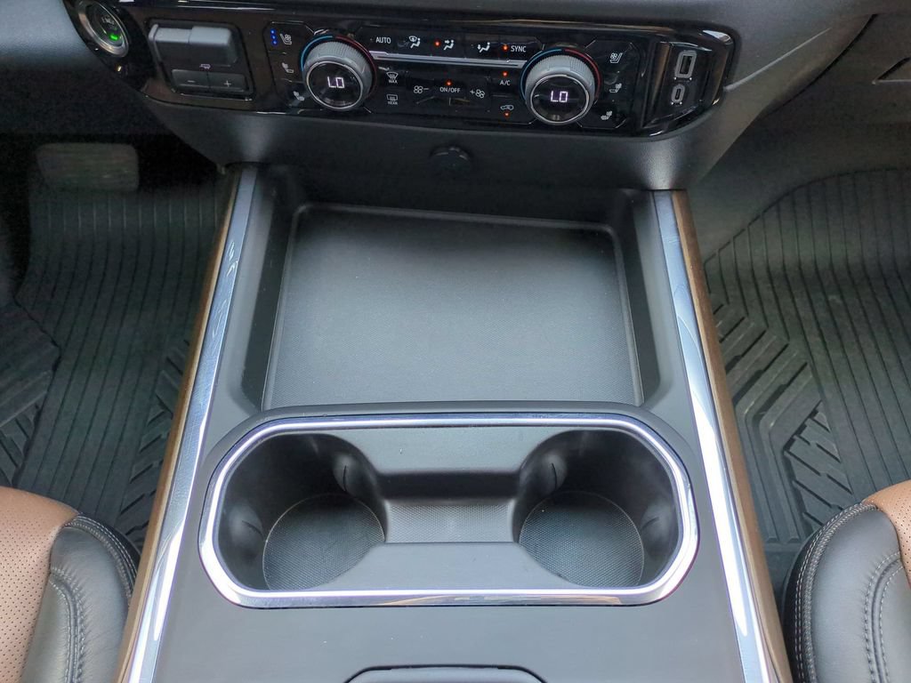 Used 2024 Chevrolet Silverado 3500 High Country w/ High Country Premium Package AWD/4WD image 23