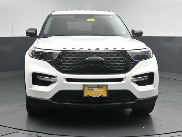 Certified 2022 Ford Explorer XLT w/ Equipment Group 202A AWD/4WD image 2