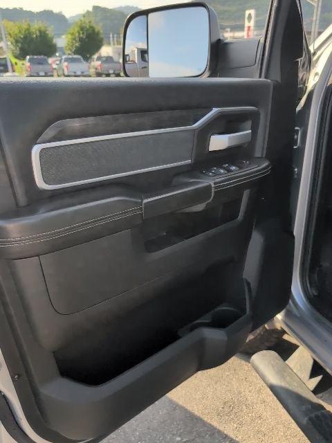 Used 2022 RAM 2500 Big Horn w/ Night Edition AWD/4WD image 13