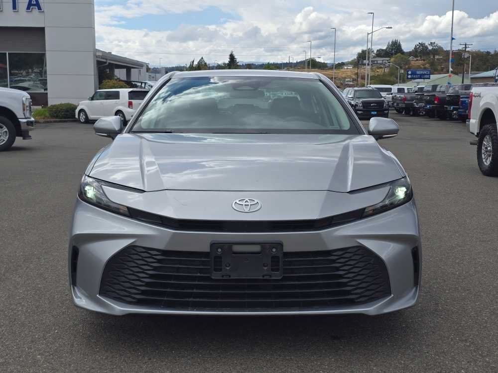 Used 2025 Toyota Camry LE FWD image 12