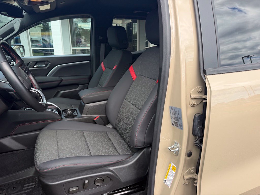 Used 2024 Chevrolet Colorado Z71 w/ Z71 Convenience Package 2 AWD/4WD image 10