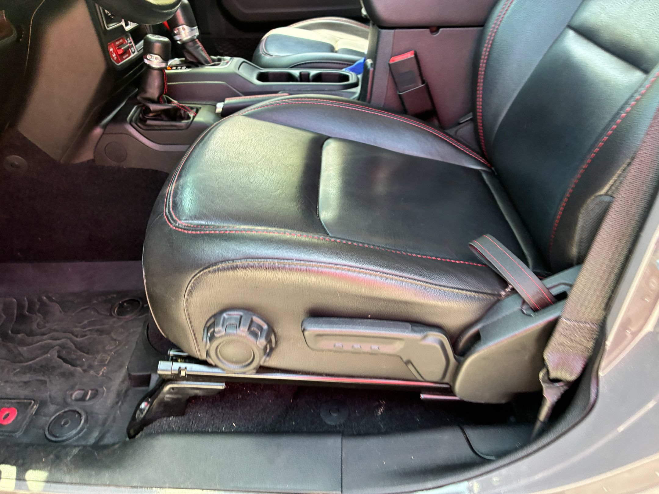 Used 2021 Jeep Gladiator Rubicon AWD/4WD image 14