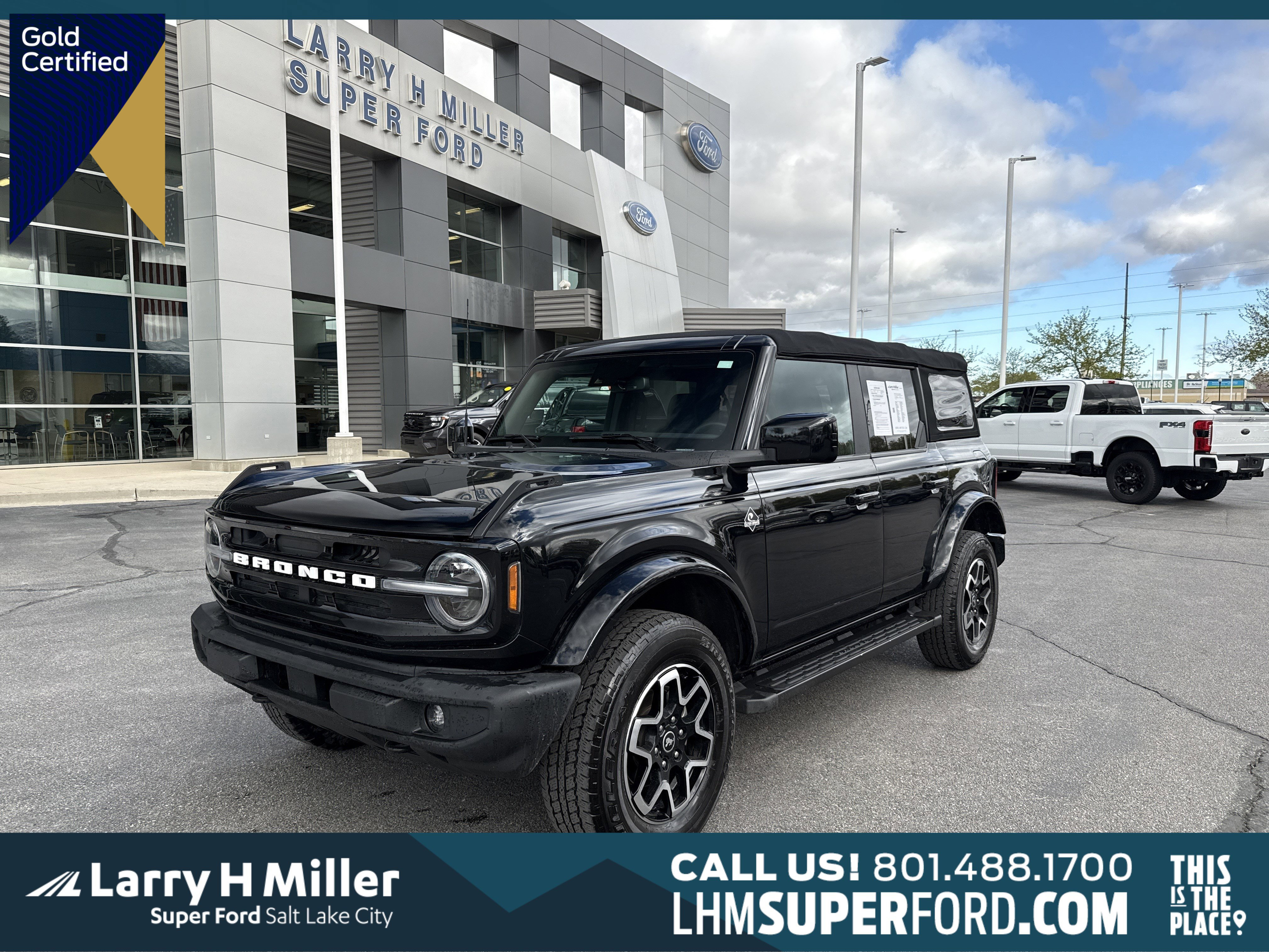 Certified 2022 Ford Bronco Outer Banks AWD/4WD image 1
