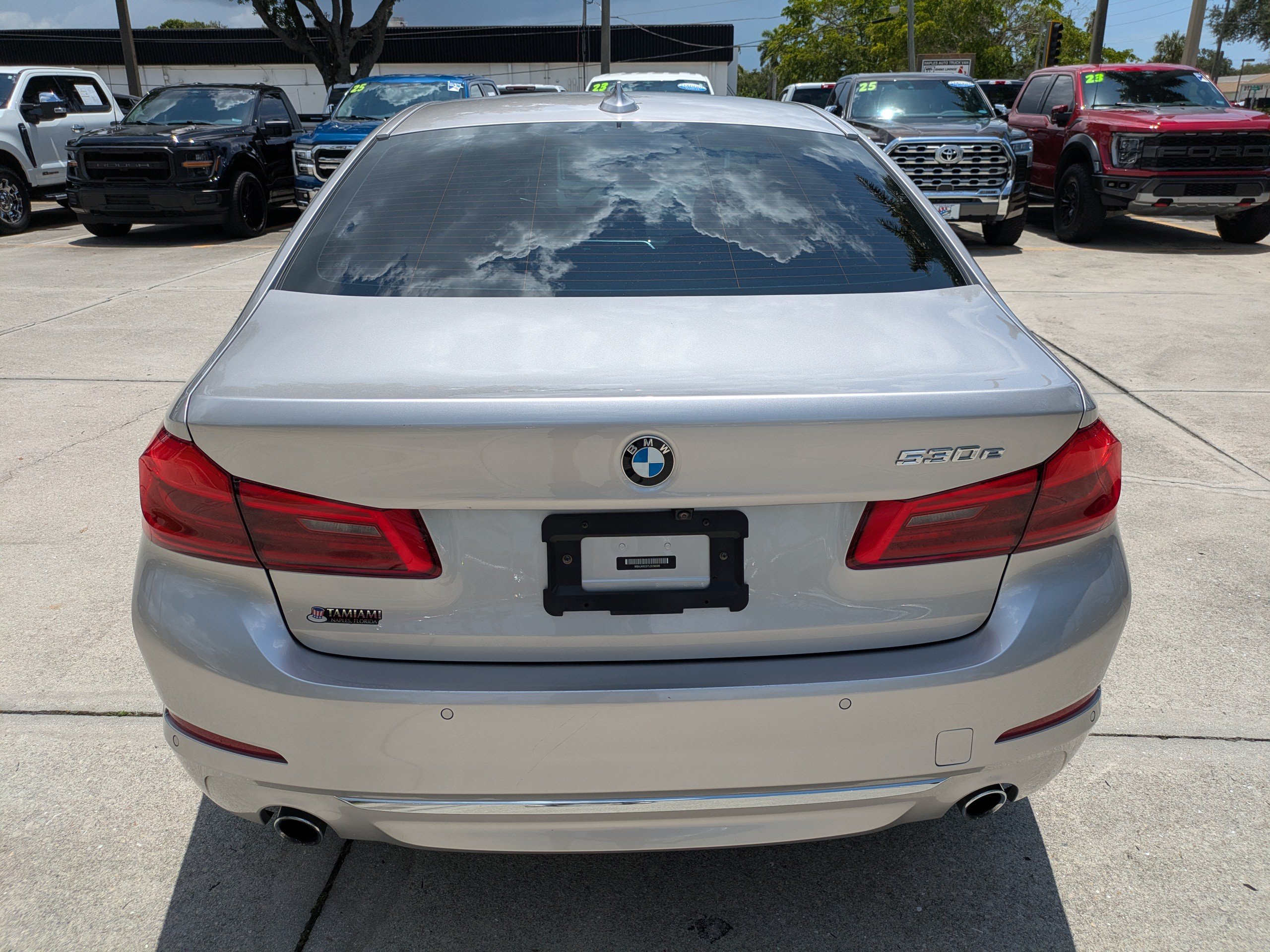 Used 2020 BMW 530e w/ Executive Package RWD image 5