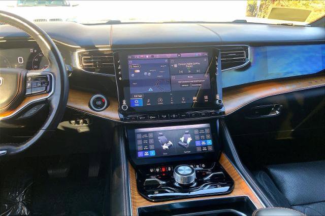 Used 2022 Jeep Grand Wagoneer Series III w/ Rear Seat Video Group 1 image 6