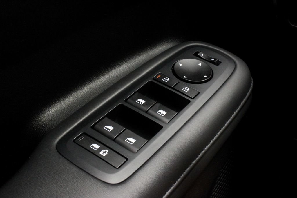 Used 2025 Hyundai Santa Fe SEL FWD image 26