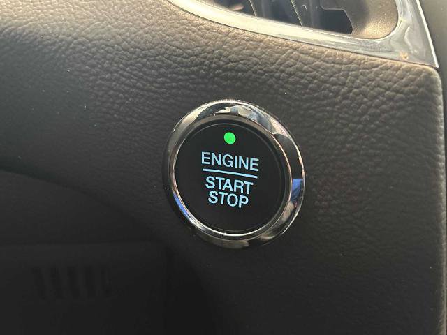 Certified 2022 Ford Edge Titanium w/ Class II Trailer Tow Package image 15