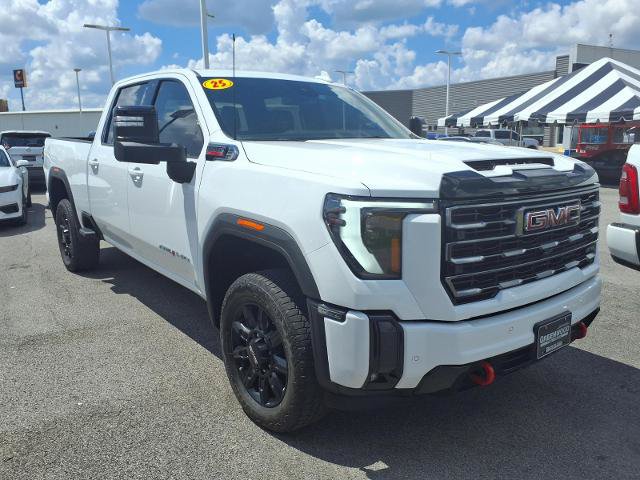 Used 2025 GMC Sierra 2500 AT4 AWD/4WD image 1