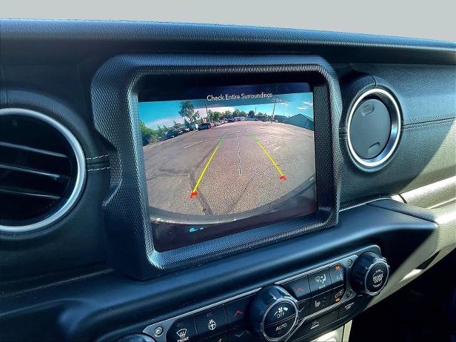 Used 2023 Jeep Wrangler Unlimited Sahara w/ Cold Weather Group AWD/4WD image 16