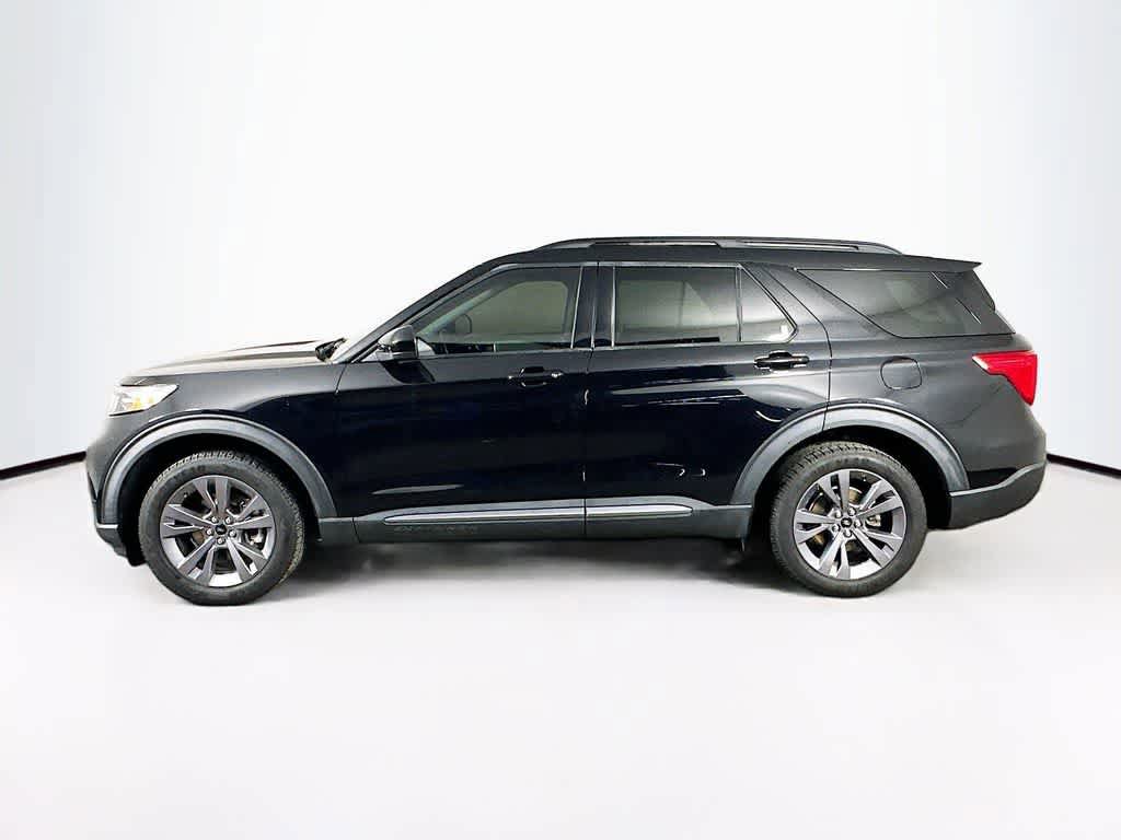Certified 2022 Ford Explorer XLT w/ Equipment Group 202A AWD/4WD image 3