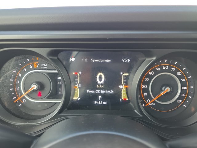 Used 2025 Jeep Gladiator Sport AWD/4WD image 21