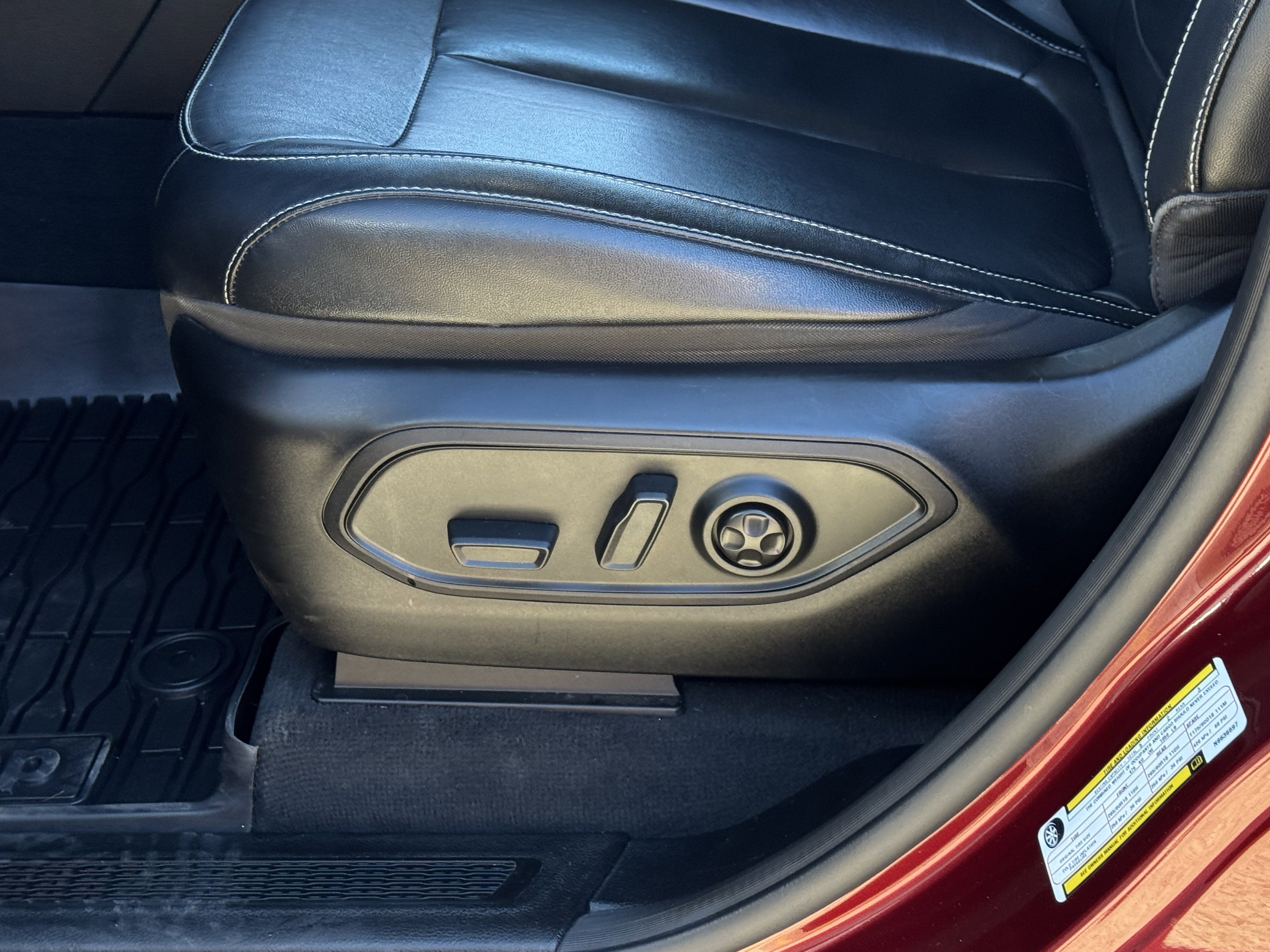 Used 2022 Jeep Grand Cherokee Limited image 17