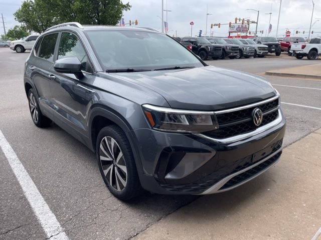 Used 2023 Volkswagen Taos SE FWD image 4