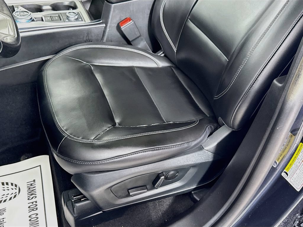 Certified 2023 Ford Explorer XLT w/ Equipment Group 202A AWD/4WD image 22