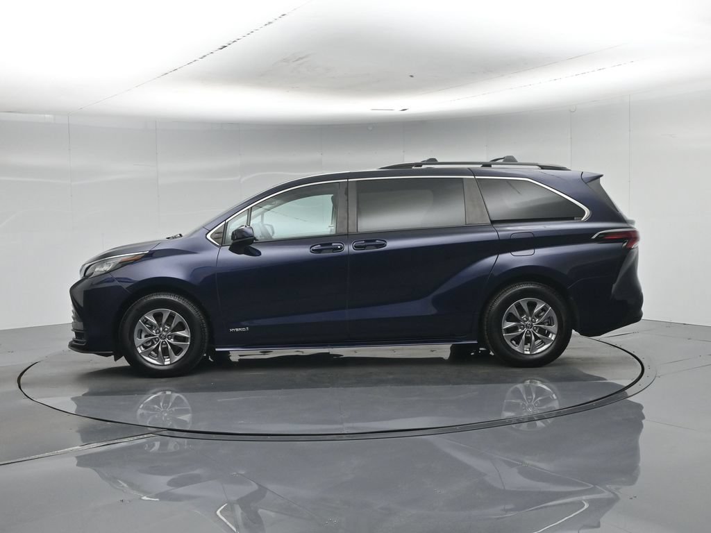 Used 2021 Toyota Sienna LE w/ LE Plus Package FWD image 34