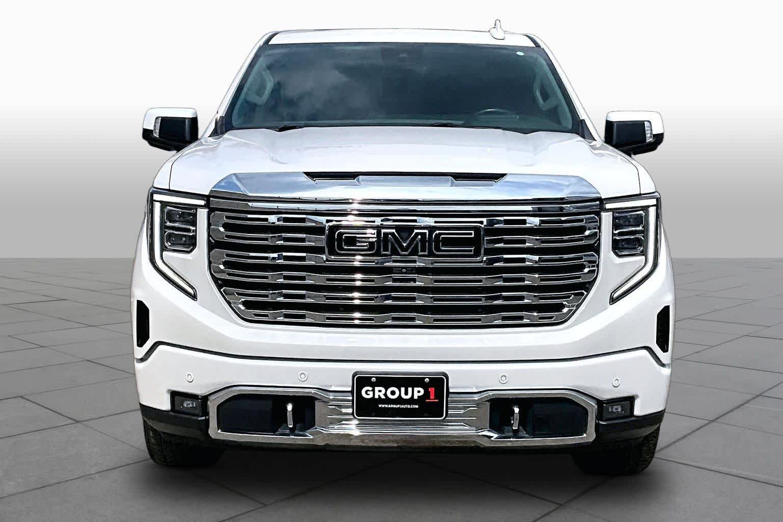 Used 2022 GMC Sierra 1500 Denali w/ Denali Reserve Package AWD/4WD image 4